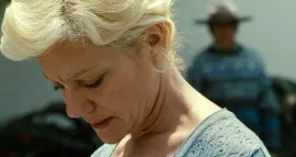 La mujer rubia
